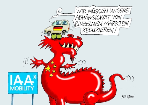 Cartoon: Kopfarbeit (medium) by RABE tagged iaa,automobilmesse,münchen,kanzler,scholz,eröffnung,probefahrt,rabe,ralf,böhme,cartoon,karikatur,pressezeichnung,farbcartoon,tagescartoon,china,märkte,asien,peking,abhängigkeit,autobauer,autohersteller,drachen,drache,kopf,iaa,automobilmesse,münchen,kanzler,scholz,eröffnung,probefahrt,rabe,ralf,böhme,cartoon,karikatur,pressezeichnung,farbcartoon,tagescartoon,china,märkte,asien,peking,abhängigkeit,autobauer,autohersteller,drachen,drache,kopf