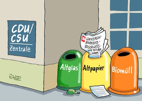 Cartoon: Unvereinbares (medium) by RABE tagged merz,groko,spd,union,posten,postenvergabe,rabe,ralf,böhme,cartoon,karikatur,pressezeichnung,farbcartoon,tagescartoon,schaufenster,deko,umbau,laden,ladenhüter,regierungsbildung,kanzlerwahl,hängepartie,wahldebakel,stimmen,hilfe,linke,linkspartei,unvereinbarkeit,unvereinbarkeitsbeschluss,müll,container,müllcontainer,altpapier,hausmüll,retsmüll,biomüll,merz,groko,spd,union,posten,postenvergabe,rabe,ralf,böhme,cartoon,karikatur,pressezeichnung,farbcartoon,tagescartoon,schaufenster,deko,umbau,laden,ladenhüter,regierungsbildung,kanzlerwahl,hängepartie,wahldebakel,stimmen,hilfe,linke,linkspartei,unvereinbarkeit,unvereinbarkeitsbeschluss,müll,container,müllcontainer,altpapier,hausmüll,retsmüll,biomüll