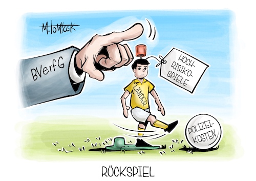 Cartoon: Rückspiel (medium) by Mirco Tomicek tagged dfl,deutsche,fußball,liga,fußballclubs,polizei,einsätze,kosten,polizeieinsätze,polizeikosten,länder,bundesverfassungsgericht,gericht,urteil,bverfg,verfassungsgericht,finanzen,hochrisikospiele,tipkick,karikatur,pressekarikatur,cartoon,mirco,tomicek,dfl,deutsche,fußball,liga,fußballclubs,polizei,einsätze,kosten,polizeieinsätze,polizeikosten,länder,bundesverfassungsgericht,gericht,urteil,bverfg,verfassungsgericht,finanzen,hochrisikospiele,tipkick,karikatur,pressekarikatur,cartoon,mirco,tomicek