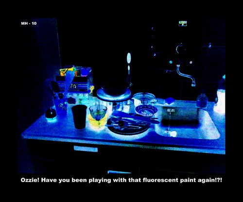 Cartoon: MH - Fluorescent Paint (medium) by MoArt Rotterdam tagged fluorescentpaint,luminouspaint,blacklightpaint,play,haveyoubeenplaying,ozzie,dishes,dirtydishes