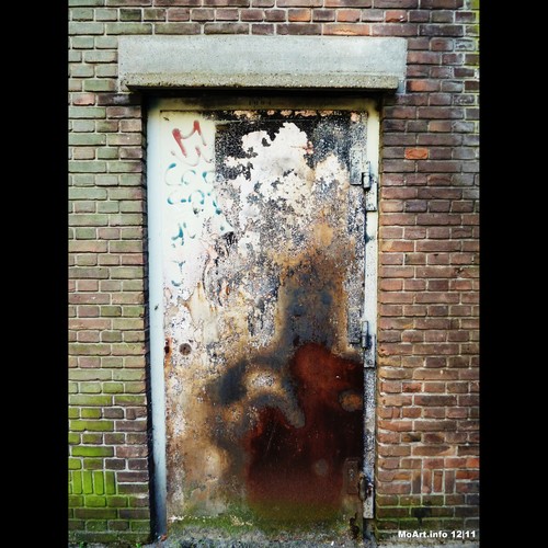 Cartoon: MoArt - The Door 11 (medium) by MoArt Rotterdam tagged rotterdam,moart,moartcards,door,deur,verlaten,abandoned,horror,scifi