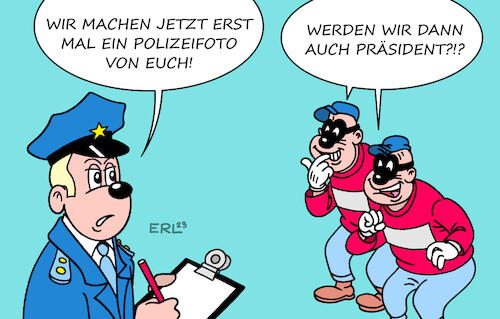 Cartoon: Polizeifoto (medium) by Erl tagged politik,usa,expräsident,donald,trump,anklagen,bildung,einer,kriminellen,vereinigung,bande,gefängnis,polizei,foto,mugshot,polizeifoto,verkauf,verkaufsschlager,fans,fanartikel,panzerknacker,hoffnung,präsident,karikatur,erl,politik,usa,expräsident,donald,trump,anklagen,bildung,einer,kriminellen,vereinigung,bande,gefängnis,polizei,foto,mugshot,polizeifoto,verkauf,verkaufsschlager,fans,fanartikel,panzerknacker,hoffnung,präsident,karikatur,erl